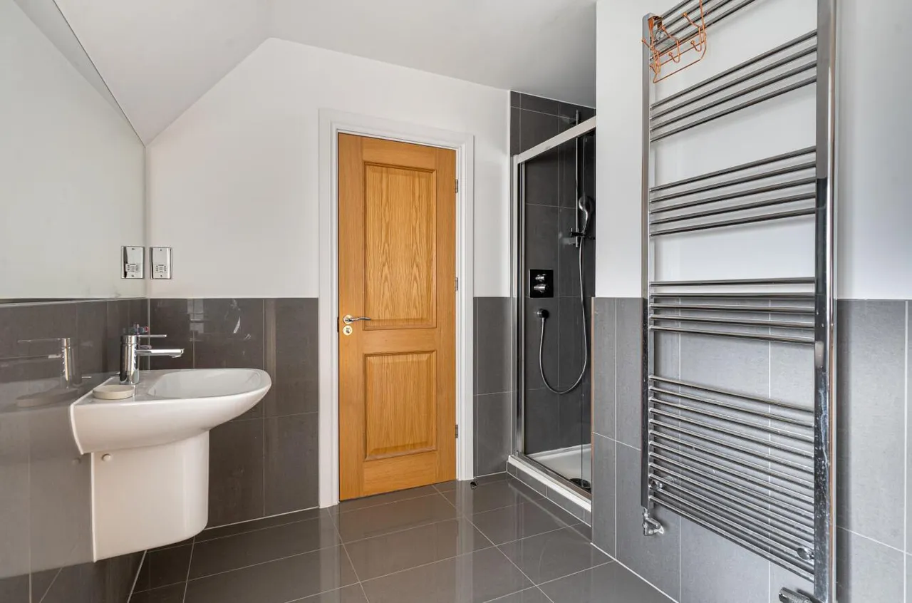 Acres, Semi-Rural Ditton, photo 29