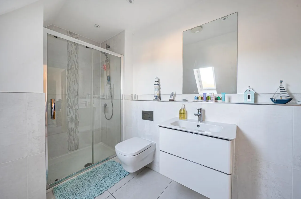 Acres, Semi-Rural Ditton, photo 24