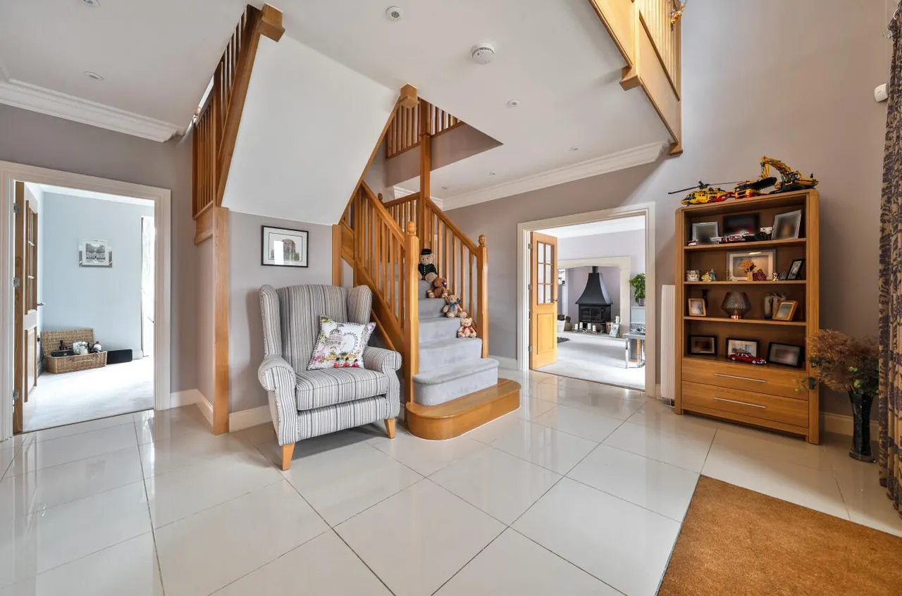 Acres, Semi-Rural Ditton, photo 14