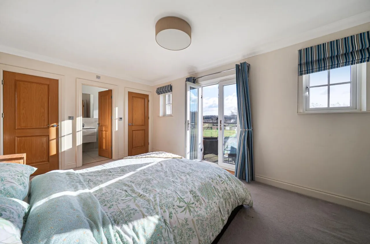 Acres, Semi-Rural Ditton, photo 25