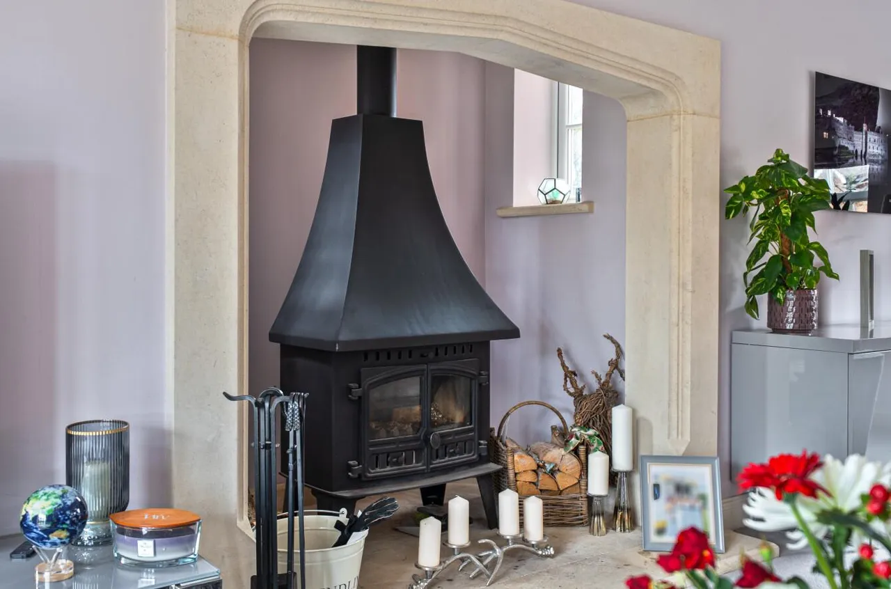 Acres, Semi-Rural Ditton, photo 7