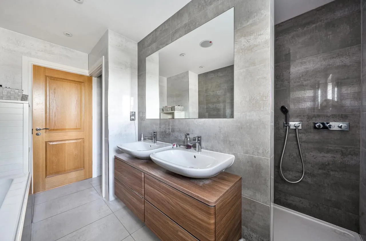 Acres, Semi-Rural Ditton, photo 16