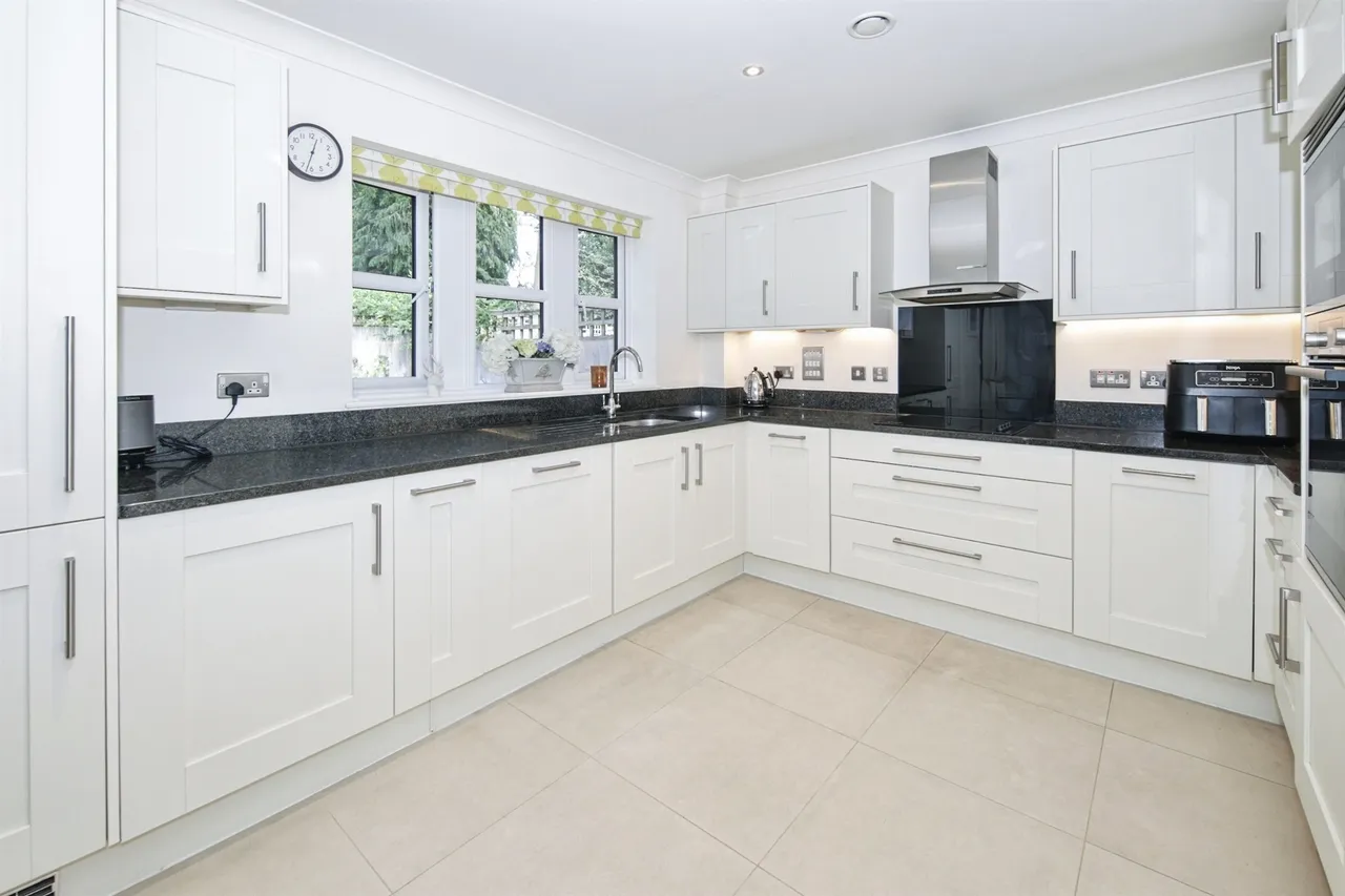 Albany Lane, Balsall Common, CV7, photo 2