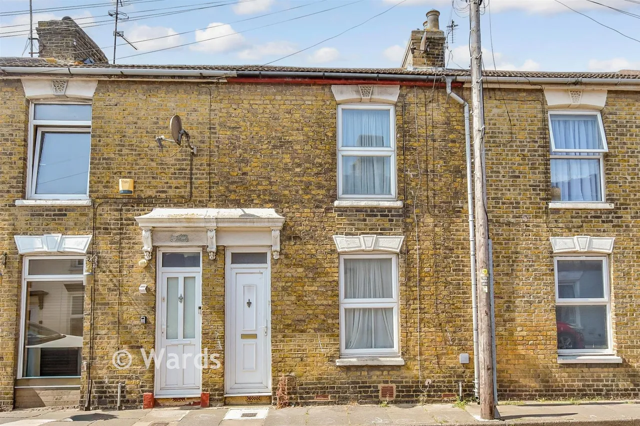 2 bed house for sale, Acorn Street, Sheerness, ME12