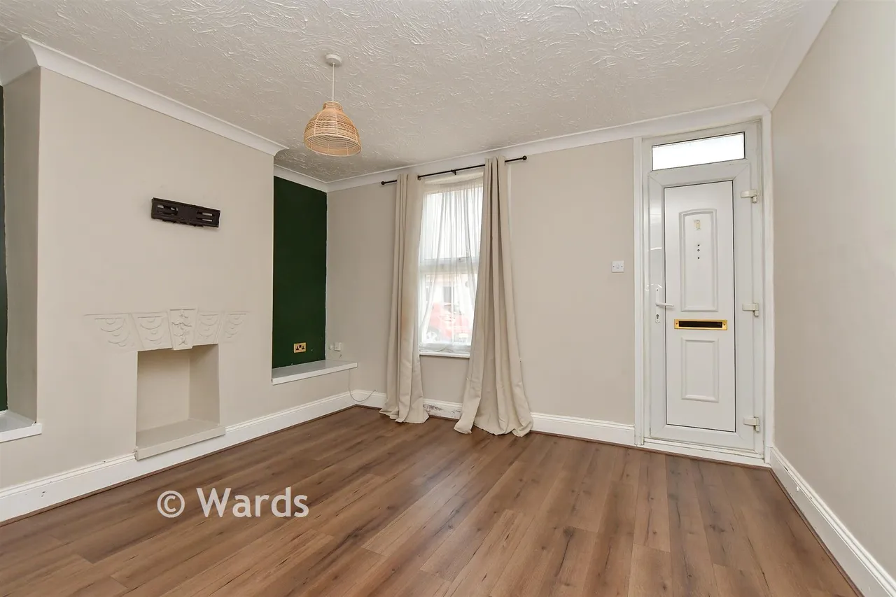 Acorn Street, Sheerness, ME12, photo 3