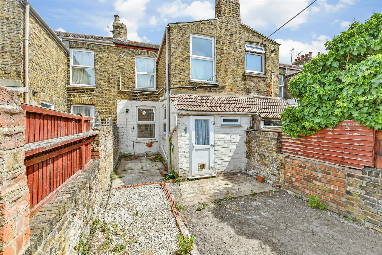 Acorn Street, Sheerness, ME12, photo 11