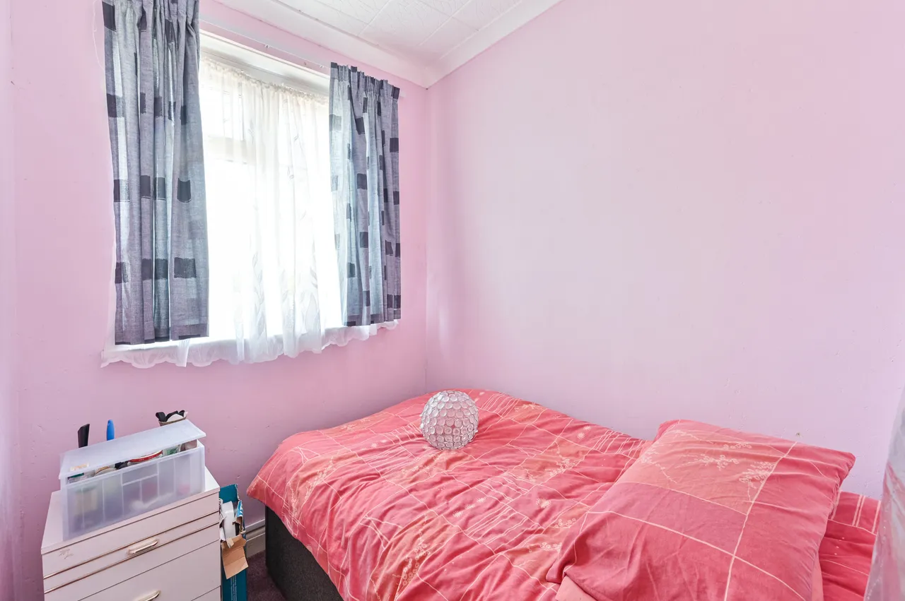 99 Ankerdine Crescent, London, photo 10