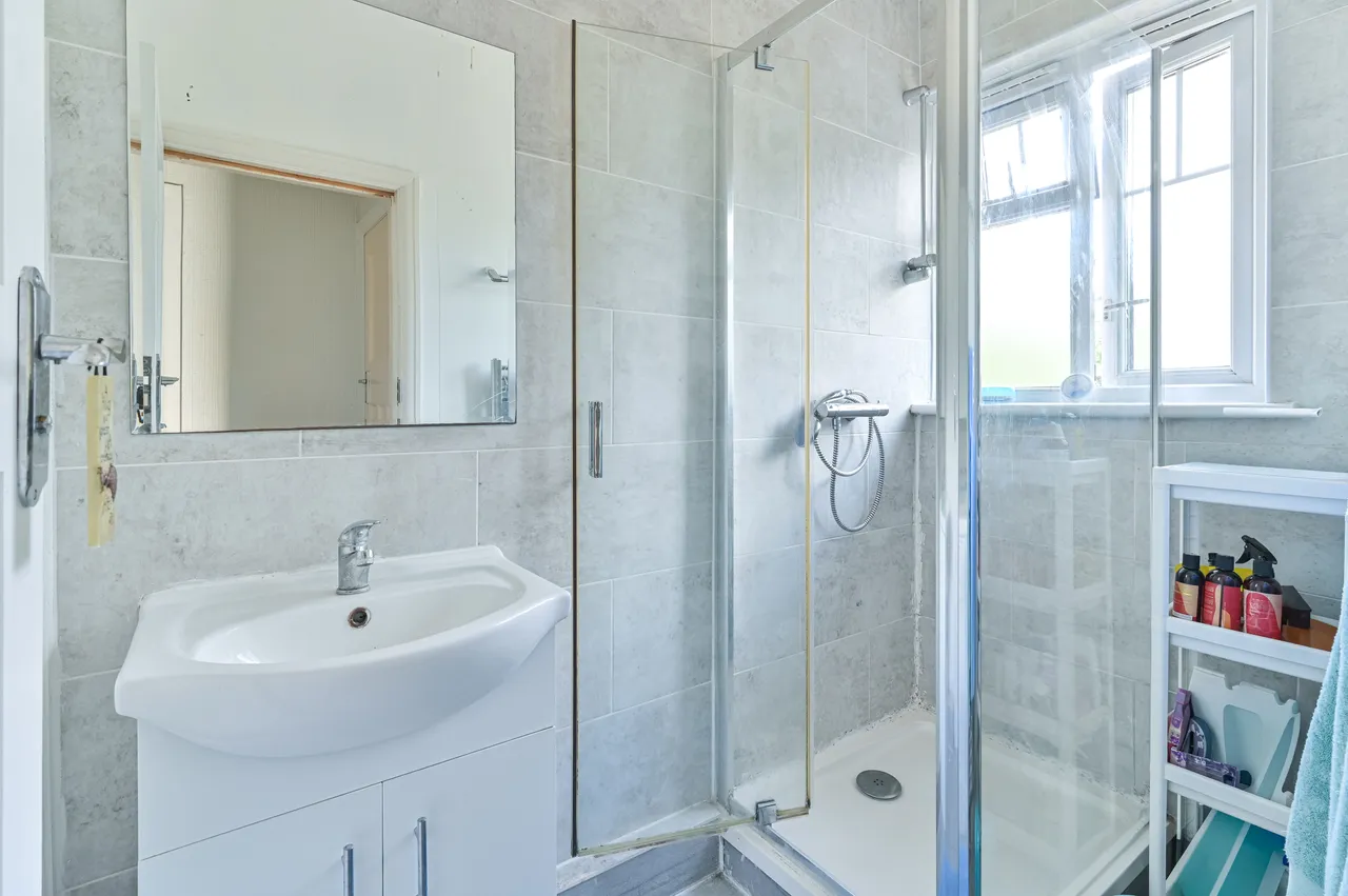 99 Ankerdine Crescent, London, photo 11