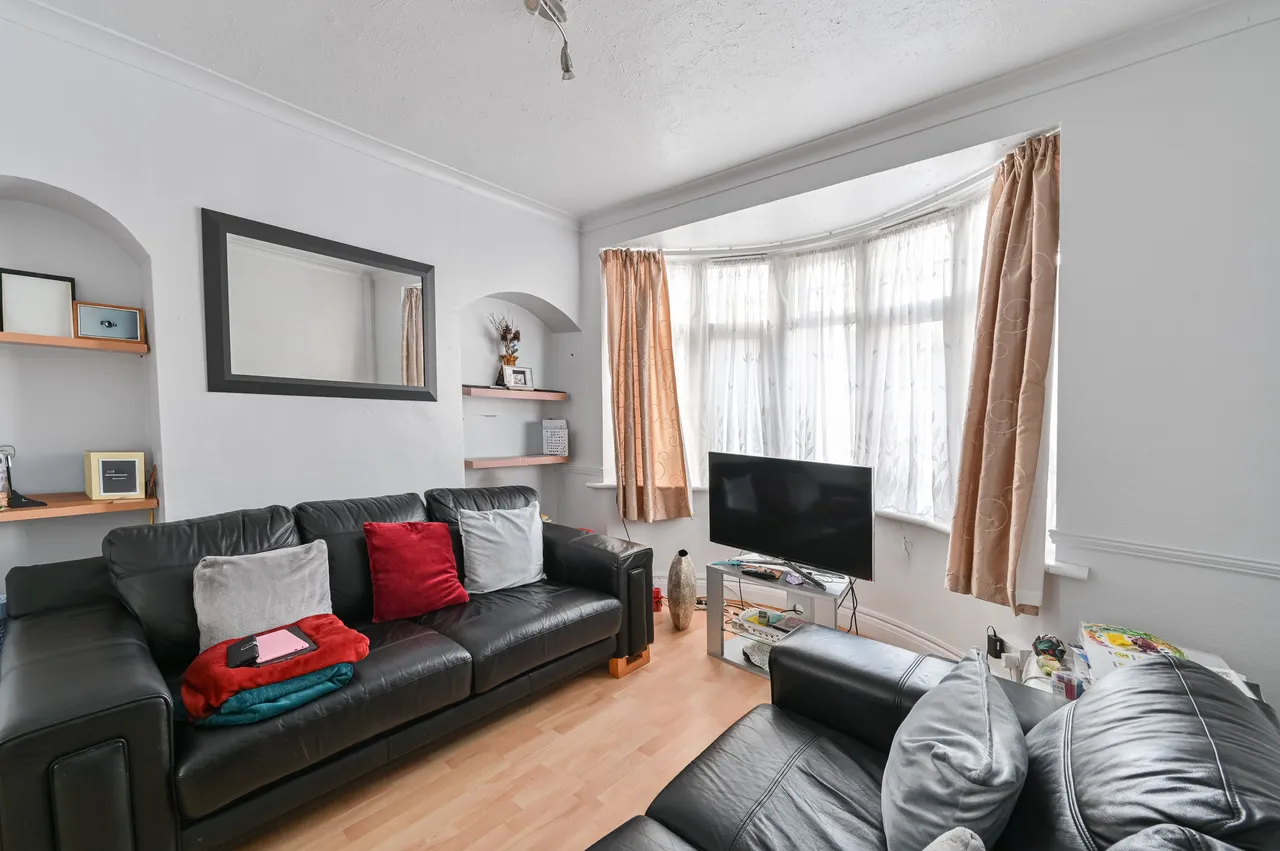 99 Ankerdine Crescent, London, photo 4