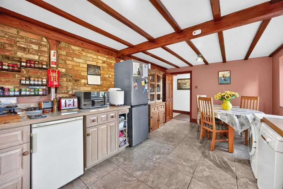 Afton Barns, Freshwater, PO40, photo 3