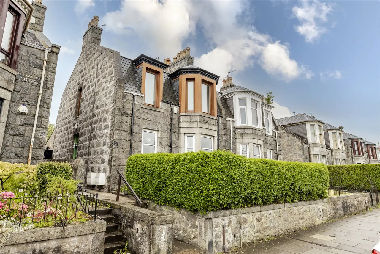 1 bed flat for sale, Great Northern Road, Aberdeen, AB24