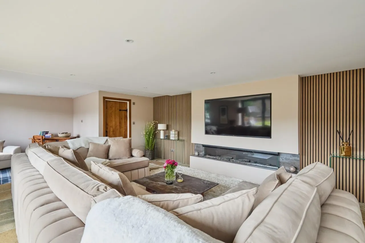 Glen Road, Bingley, BD16, photo 13