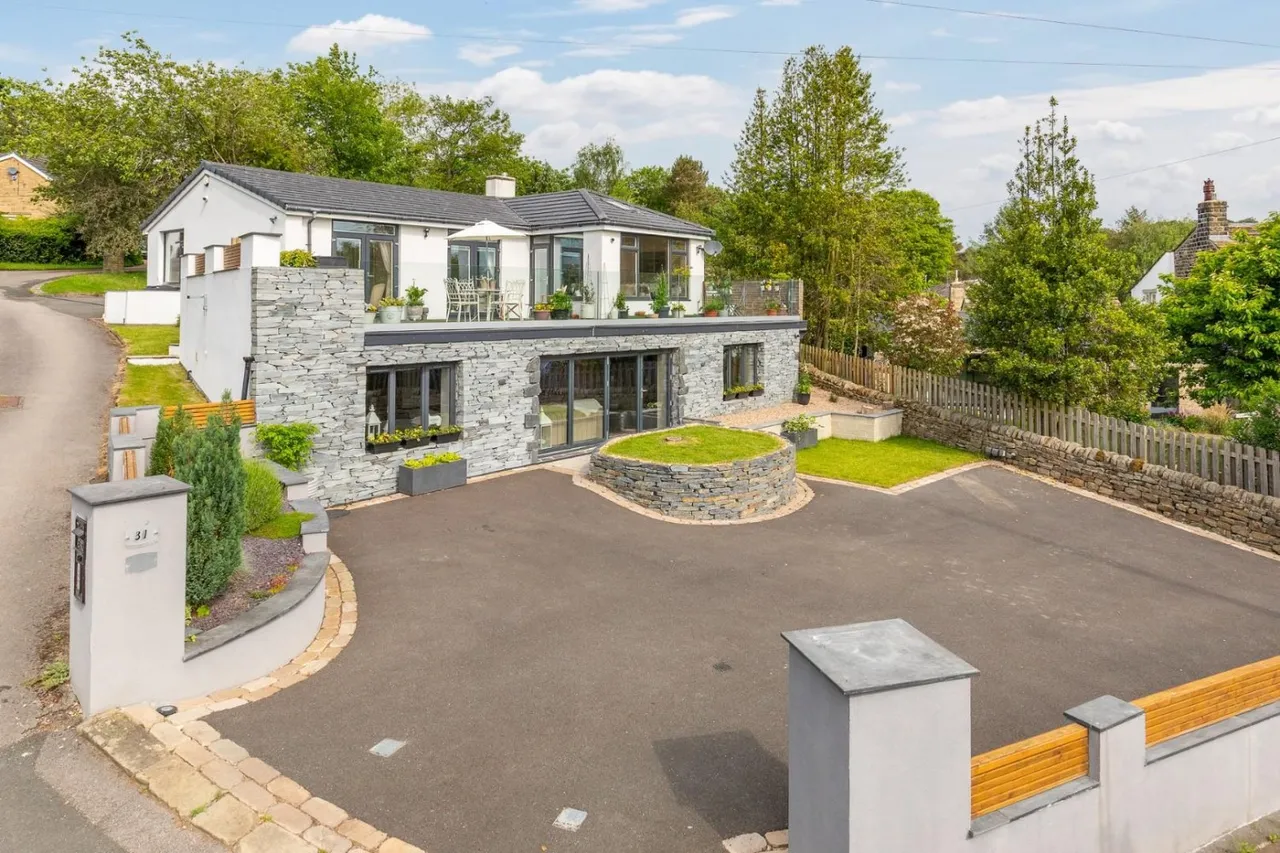 4 bed house for sale, Glen Road, Bingley, BD16