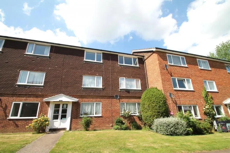2 bed flat for sale, Ridgeway Road, Redhill, RH1