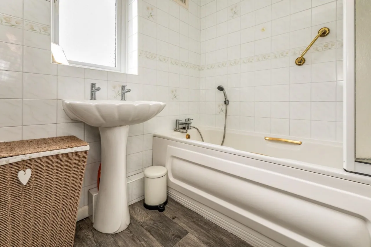 Worrall Road, High Green, Sheffield, S35 3LQ, photo 3