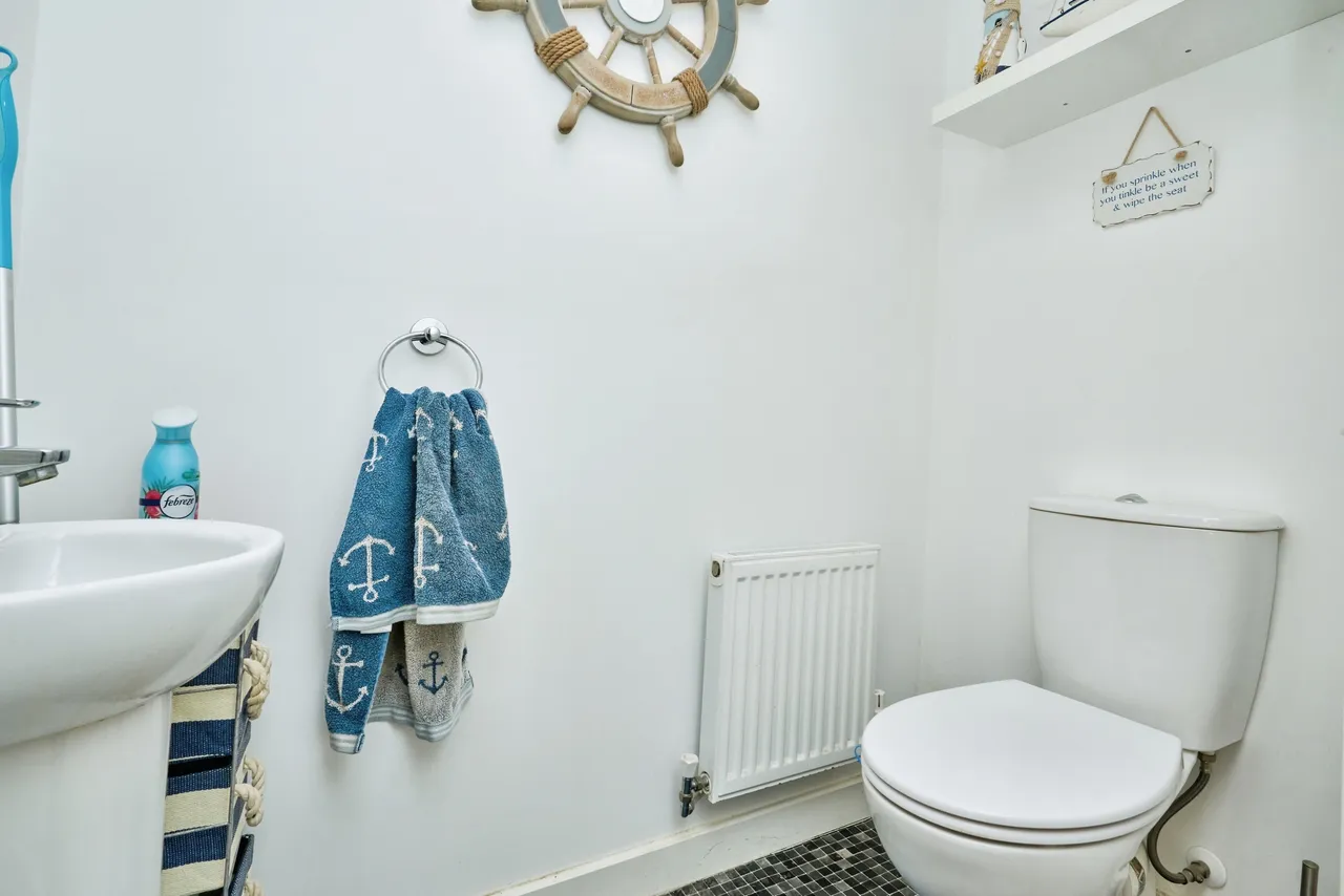Godric Road, Newport, PO30, photo 10