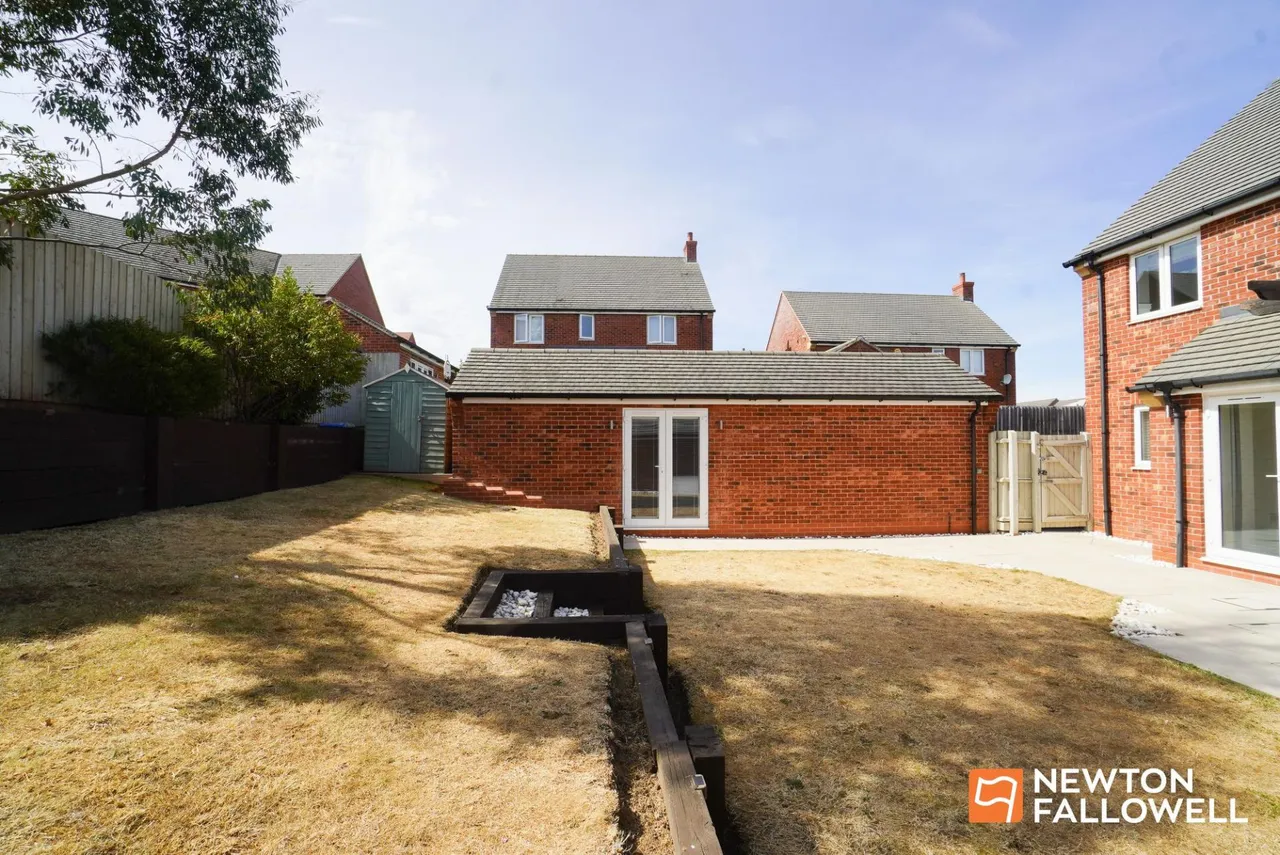 Doble Crescent, Hathern, LE12, photo 27