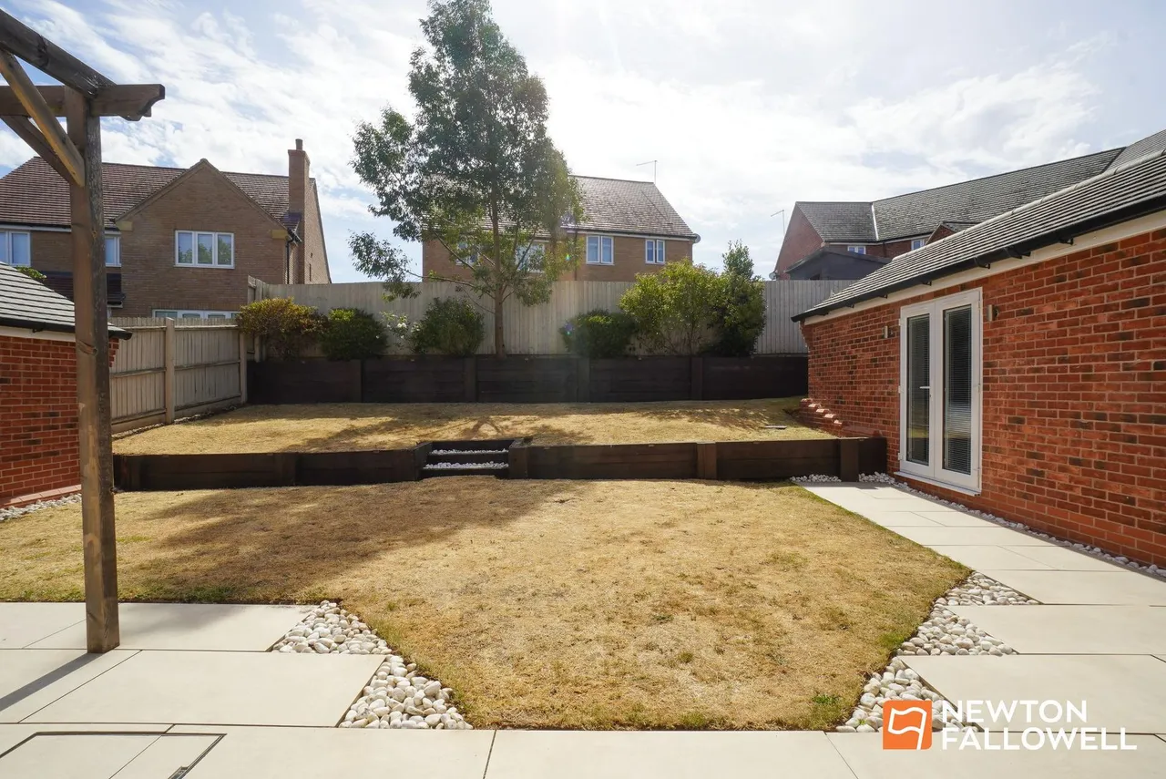 Doble Crescent, Hathern, LE12, photo 13