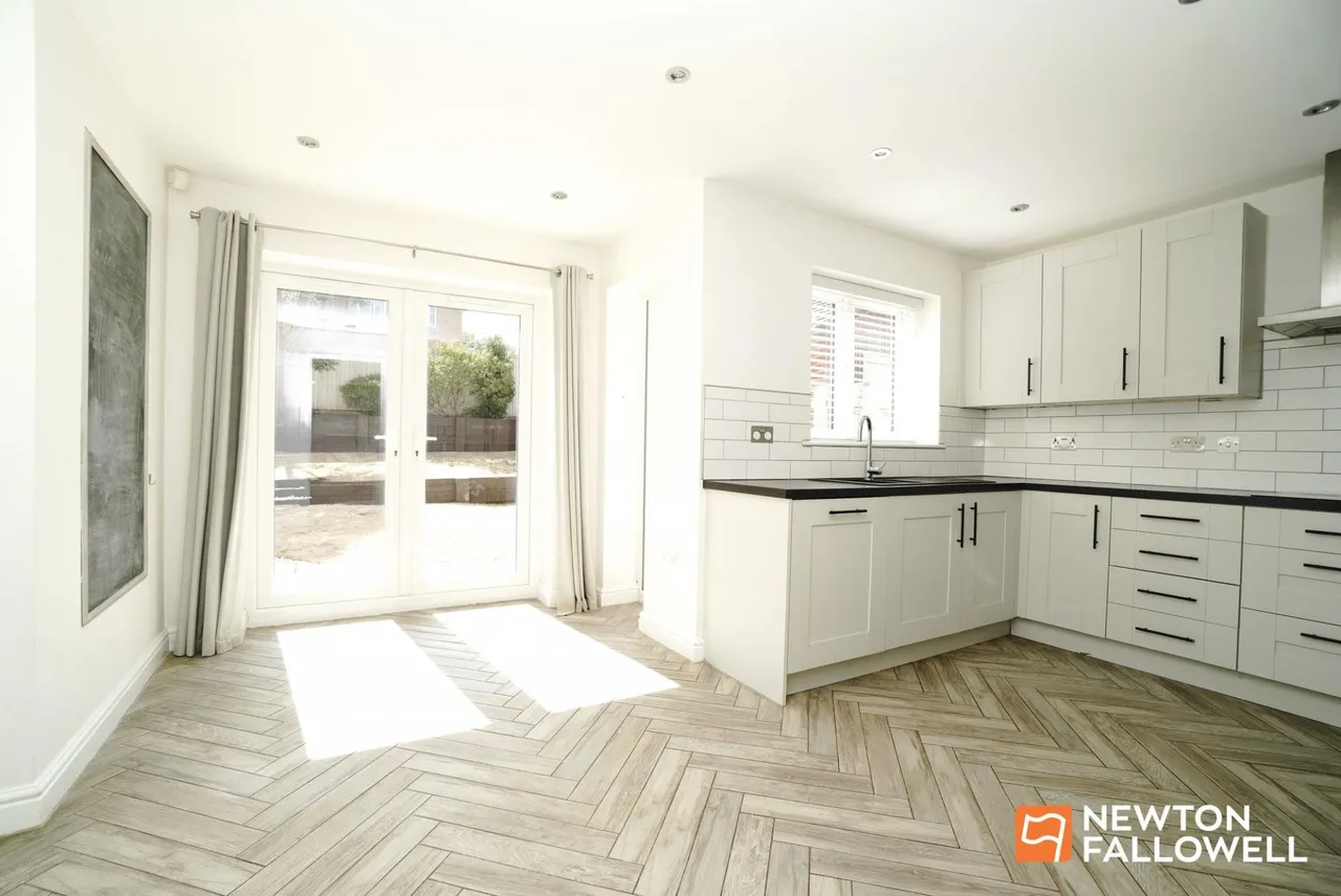 Doble Crescent, Hathern, LE12, photo 5