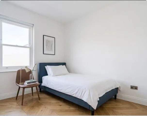 Minster Road, London, NW2, photo 5