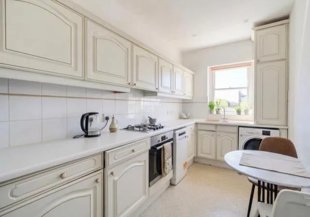 Minster Road, London, NW2, photo 4
