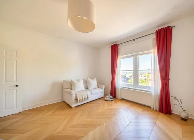 Minster Road, London, NW2, photo 2