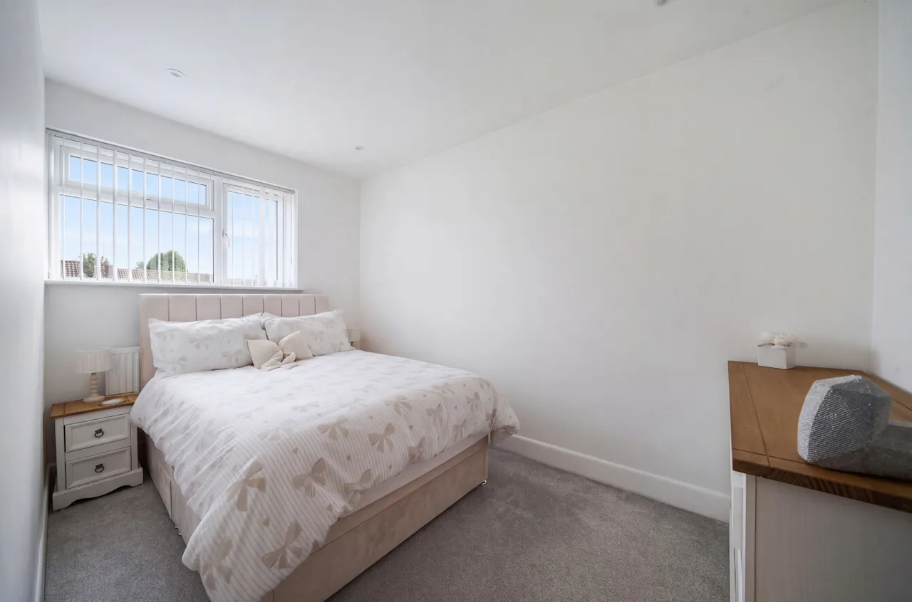 Yew Tree Close, Hedge End, SO30, photo 8