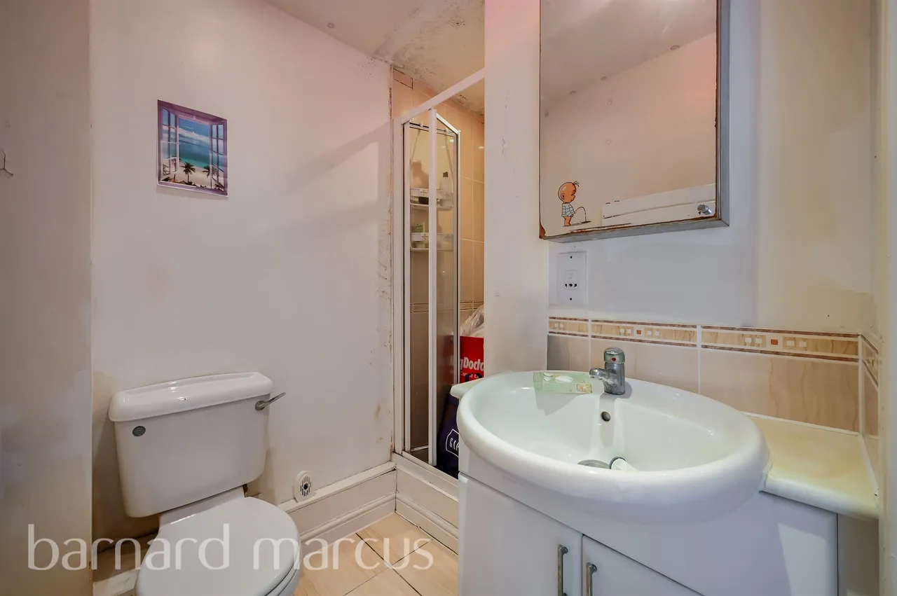 Bedfont Lane, Feltham, TW13, photo 7