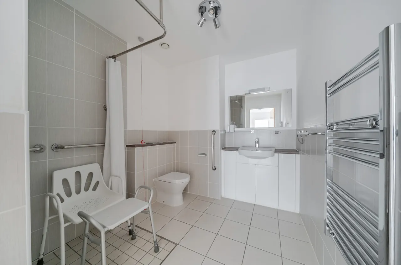 London Road, Guildford, GU1, photo 13