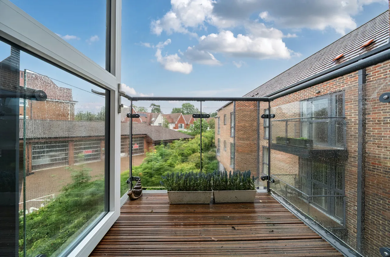 London Road, Guildford, GU1, photo 7