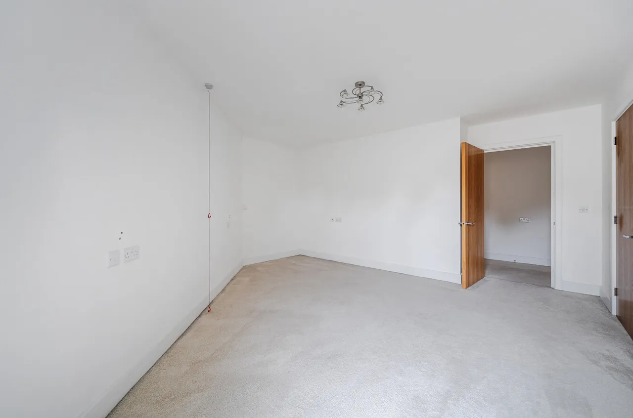 London Road, Guildford, GU1, photo 9