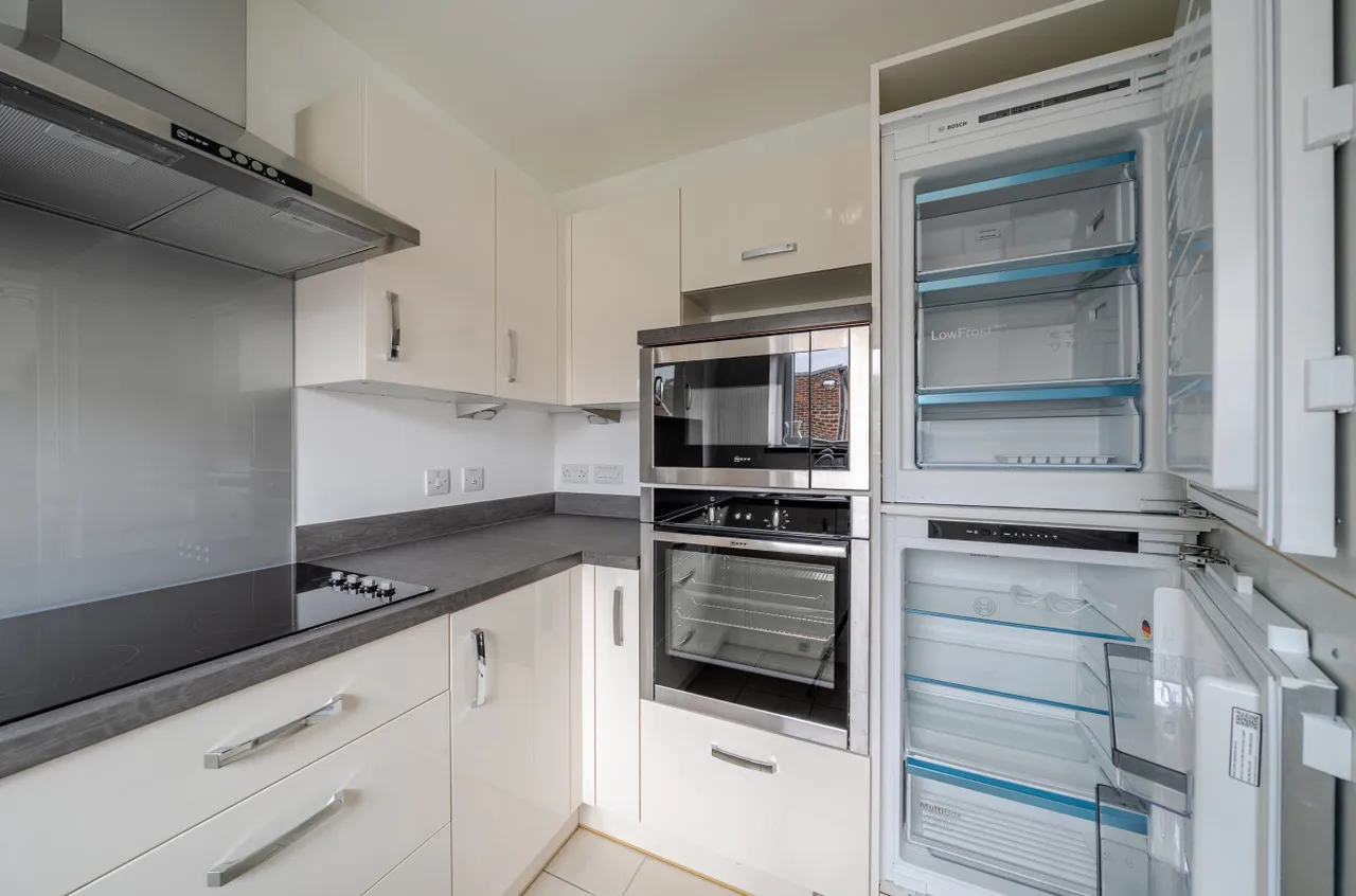 London Road, Guildford, GU1, photo 6