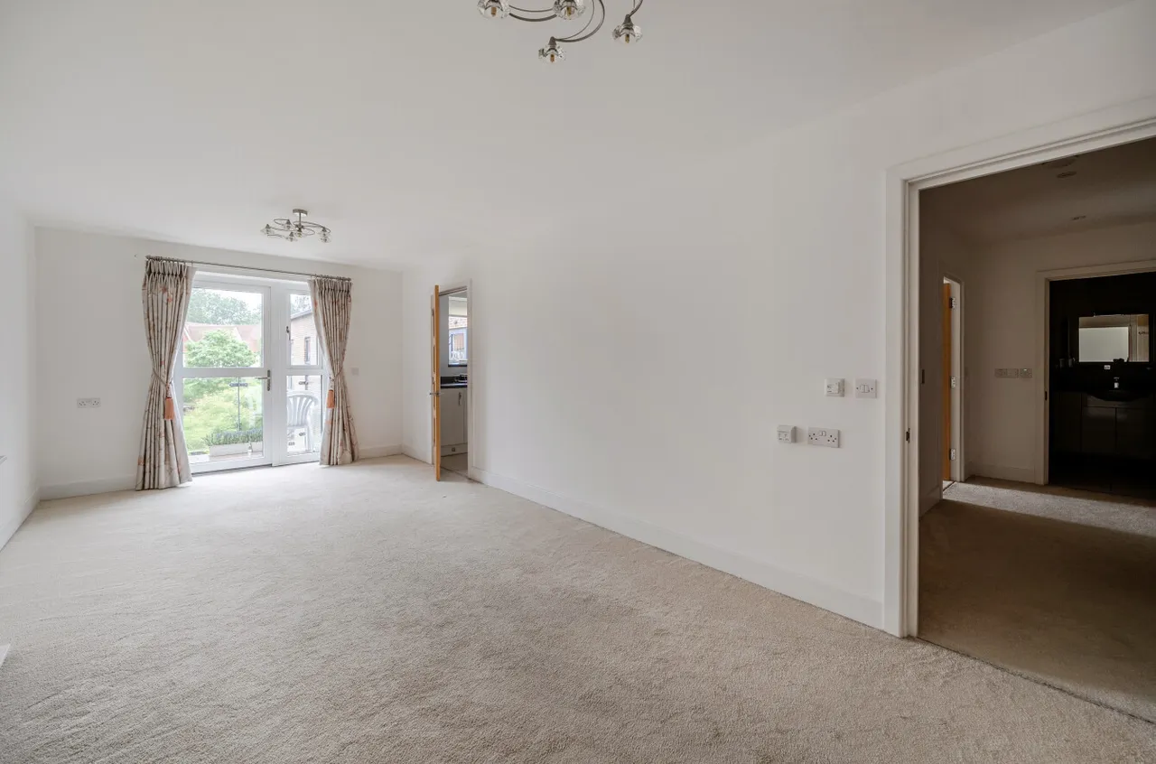 London Road, Guildford, GU1, photo 17
