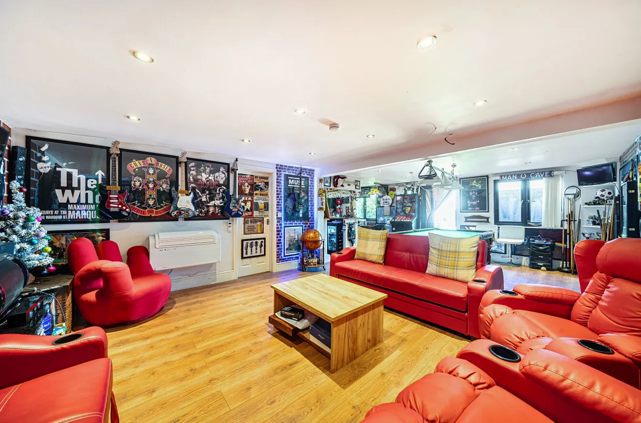 The Grove, Bexleyheath, DA6, photo 39