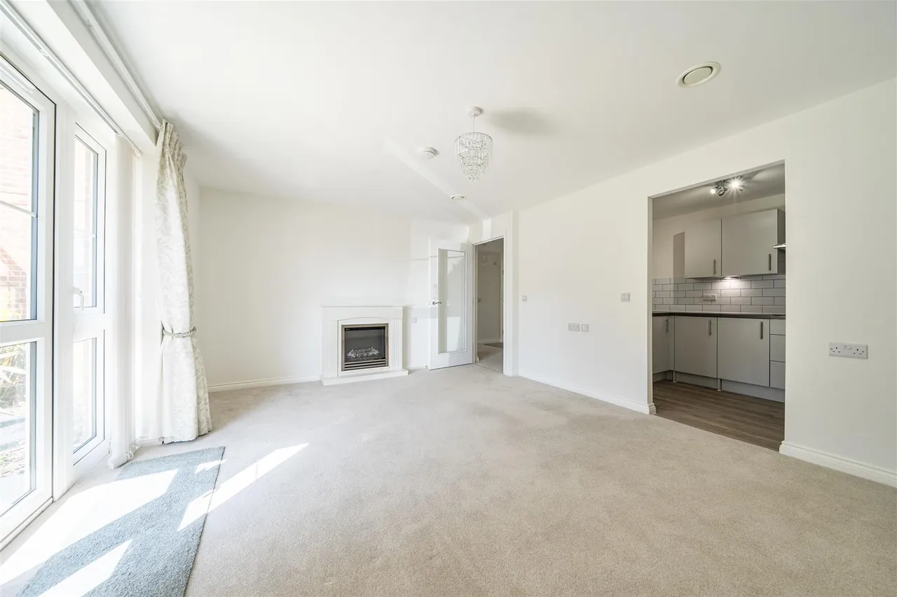 Worthing Road, Southwater, RH13, photo 4
