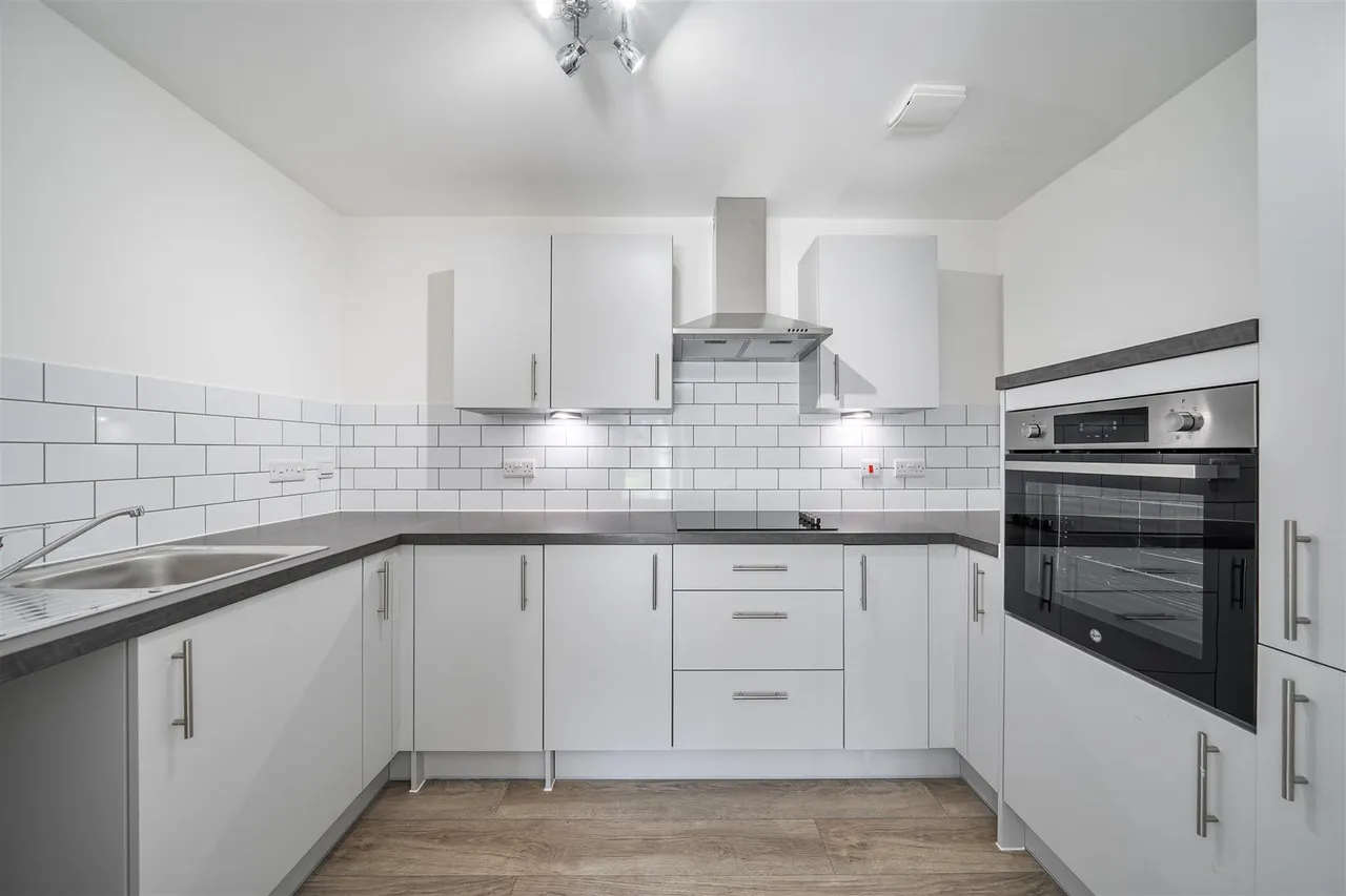Worthing Road, Southwater, RH13, photo 6