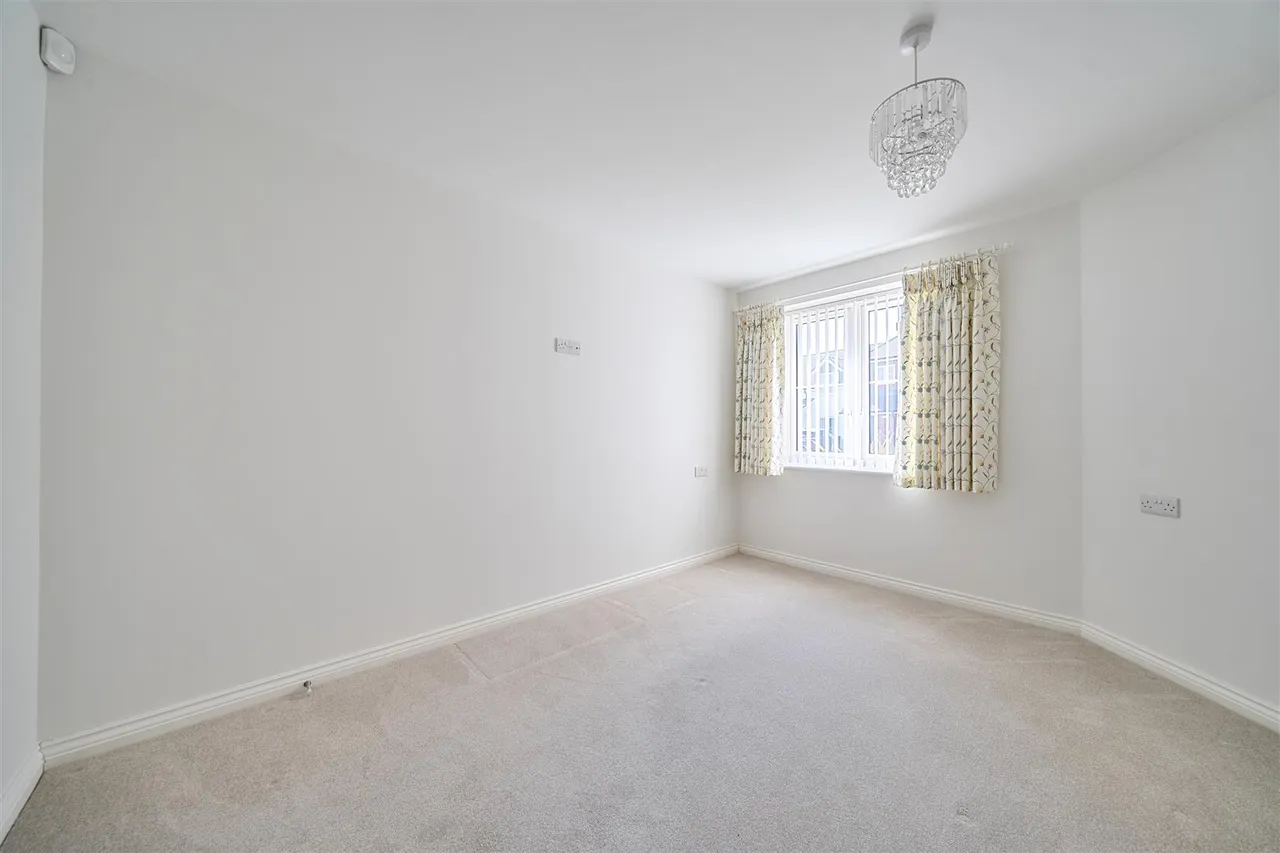 Worthing Road, Southwater, RH13, photo 9