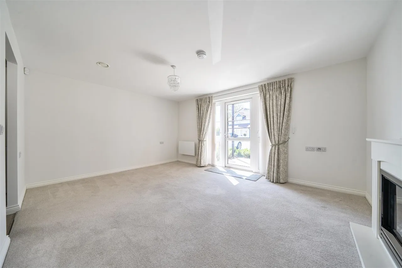 Worthing Road, Southwater, RH13, photo 3