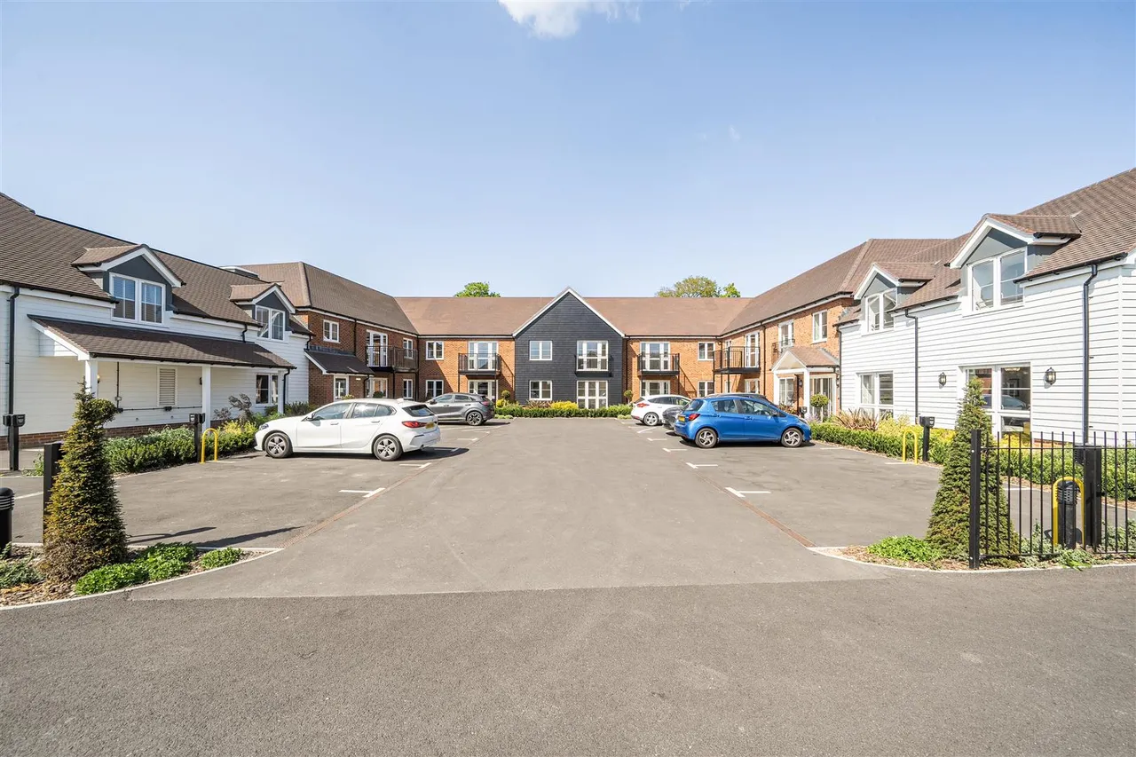 Worthing Road, Southwater, RH13, photo 15