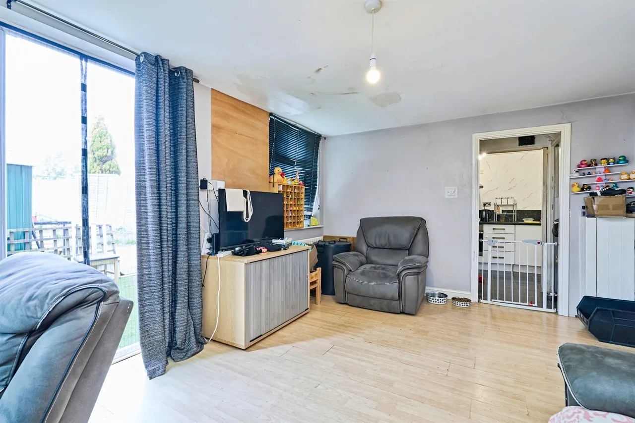 Kipling Close, Tipton, DY4, photo 3