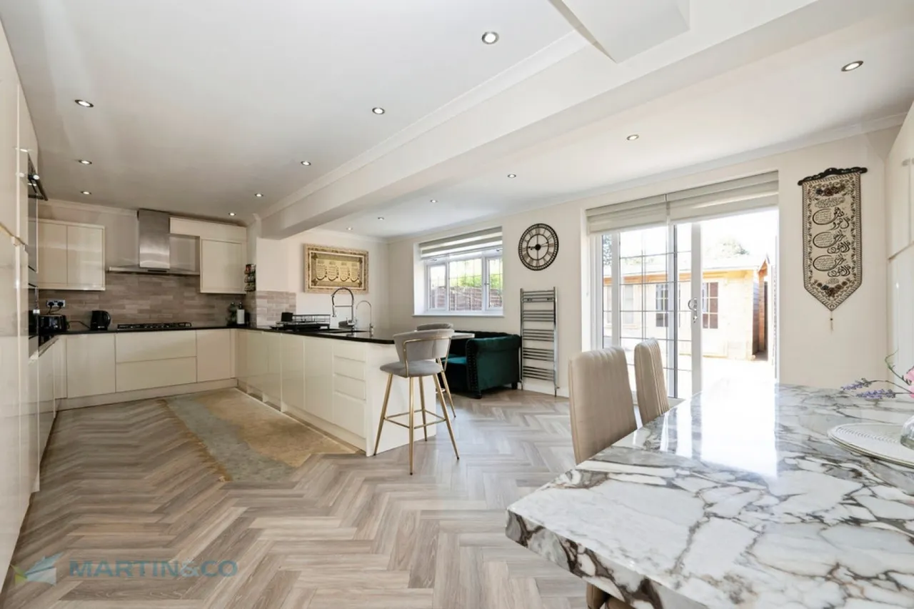 Bateson Way, Woking, Surrey, photo 5
