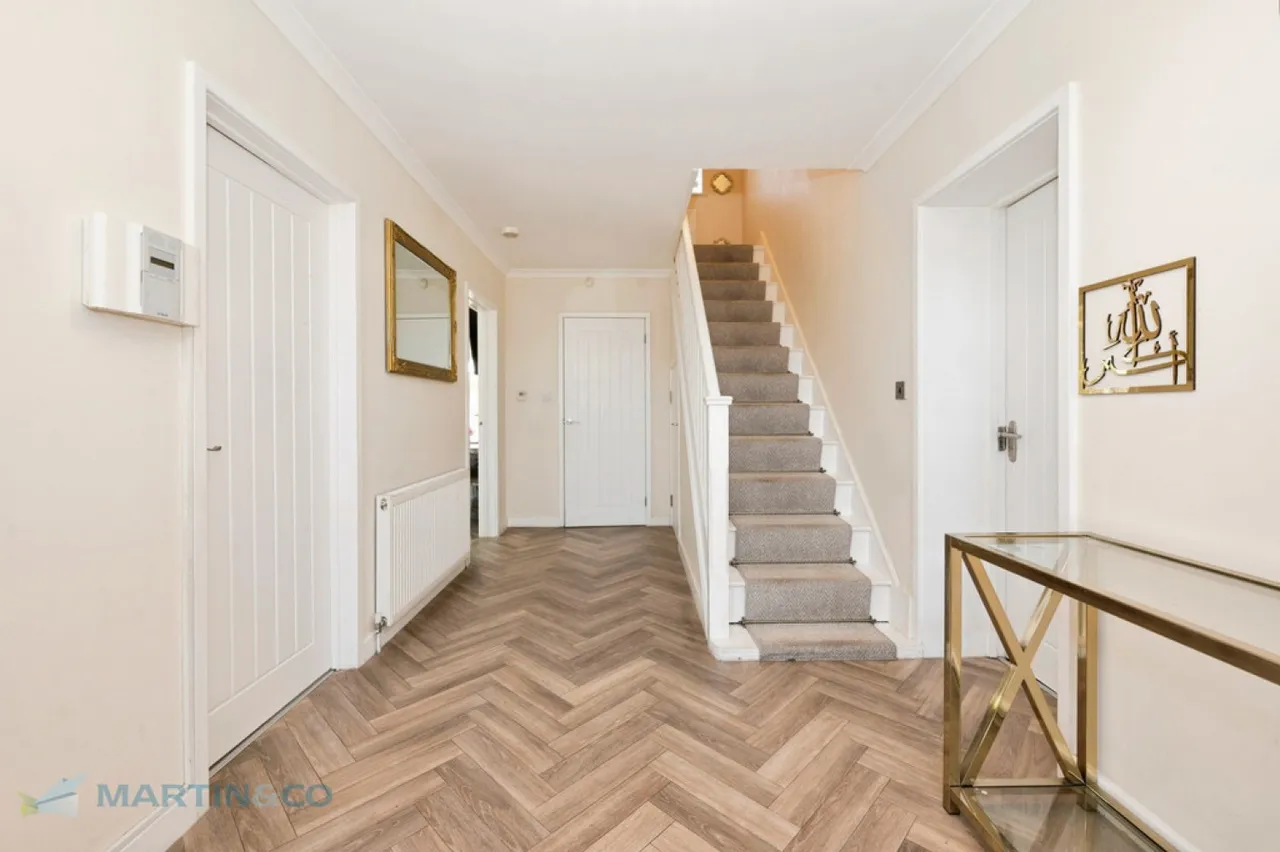 Bateson Way, Woking, Surrey, photo 4