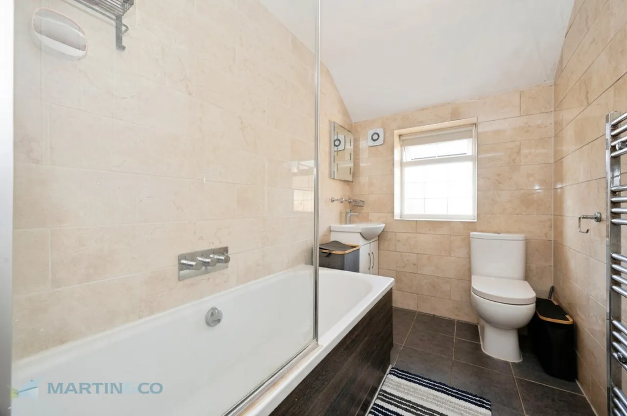 Bateson Way, Woking, Surrey, photo 9