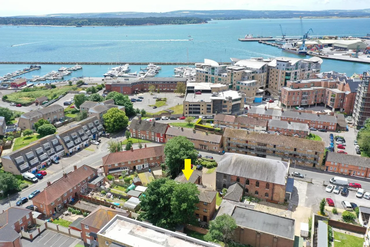 18 bed property for sale, Skinner Street, BH15