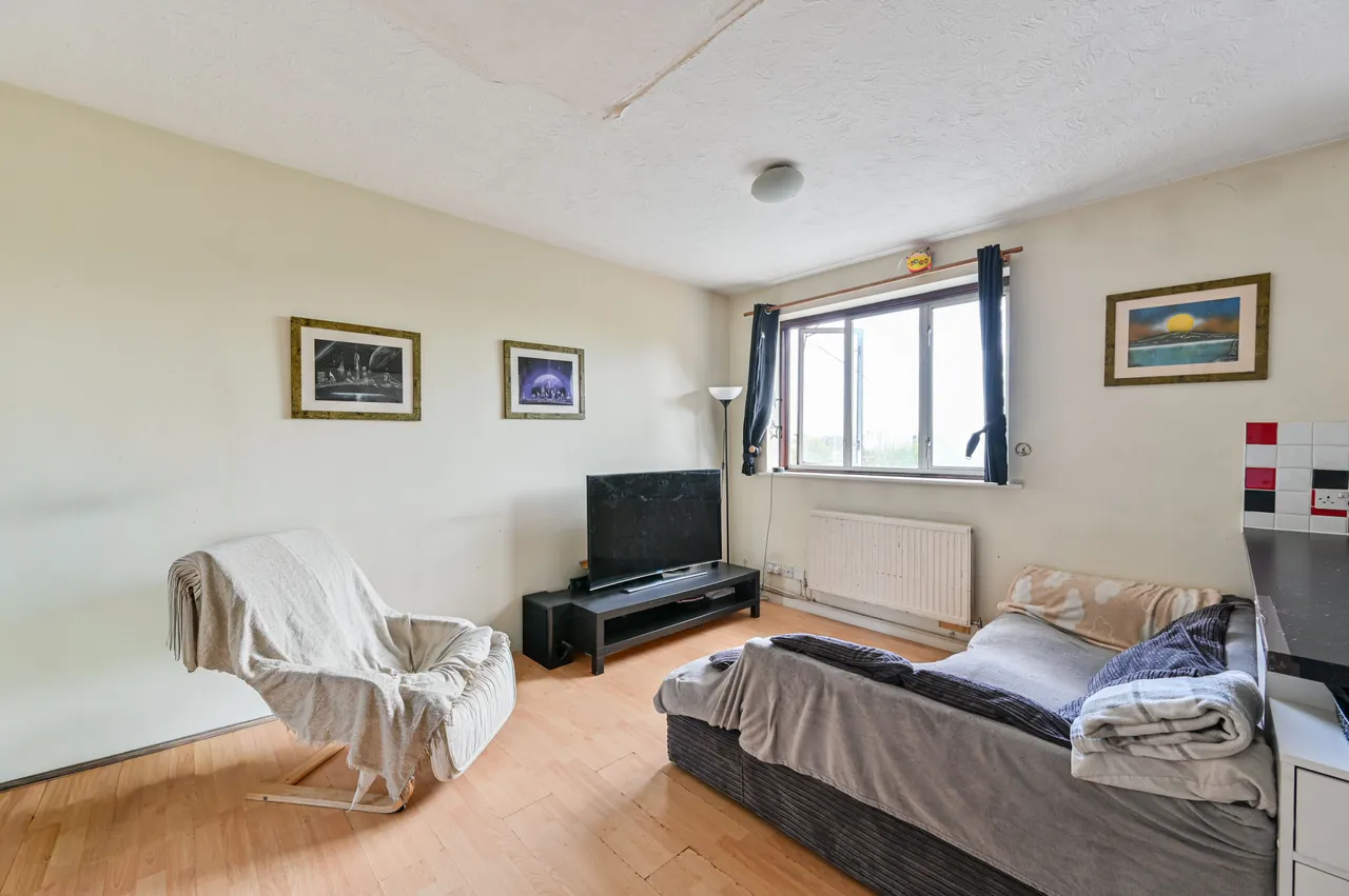 Flat 11, Claire Court, 23 Commonside West, Mitcham, photo 8