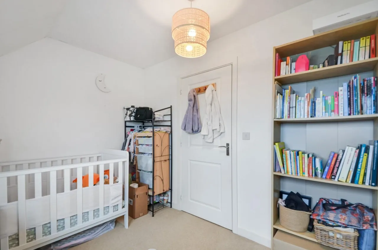 Fawn House, Albacore Way, Hayes, photo 11