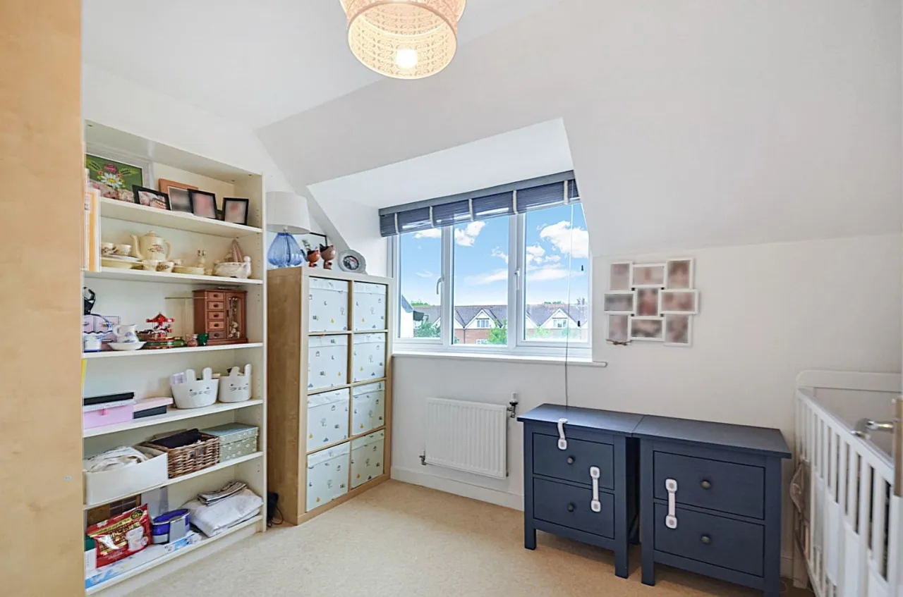 Fawn House, Albacore Way, Hayes, photo 10