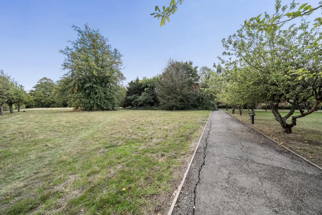 Hatch Lane, Windsor, photo 11
