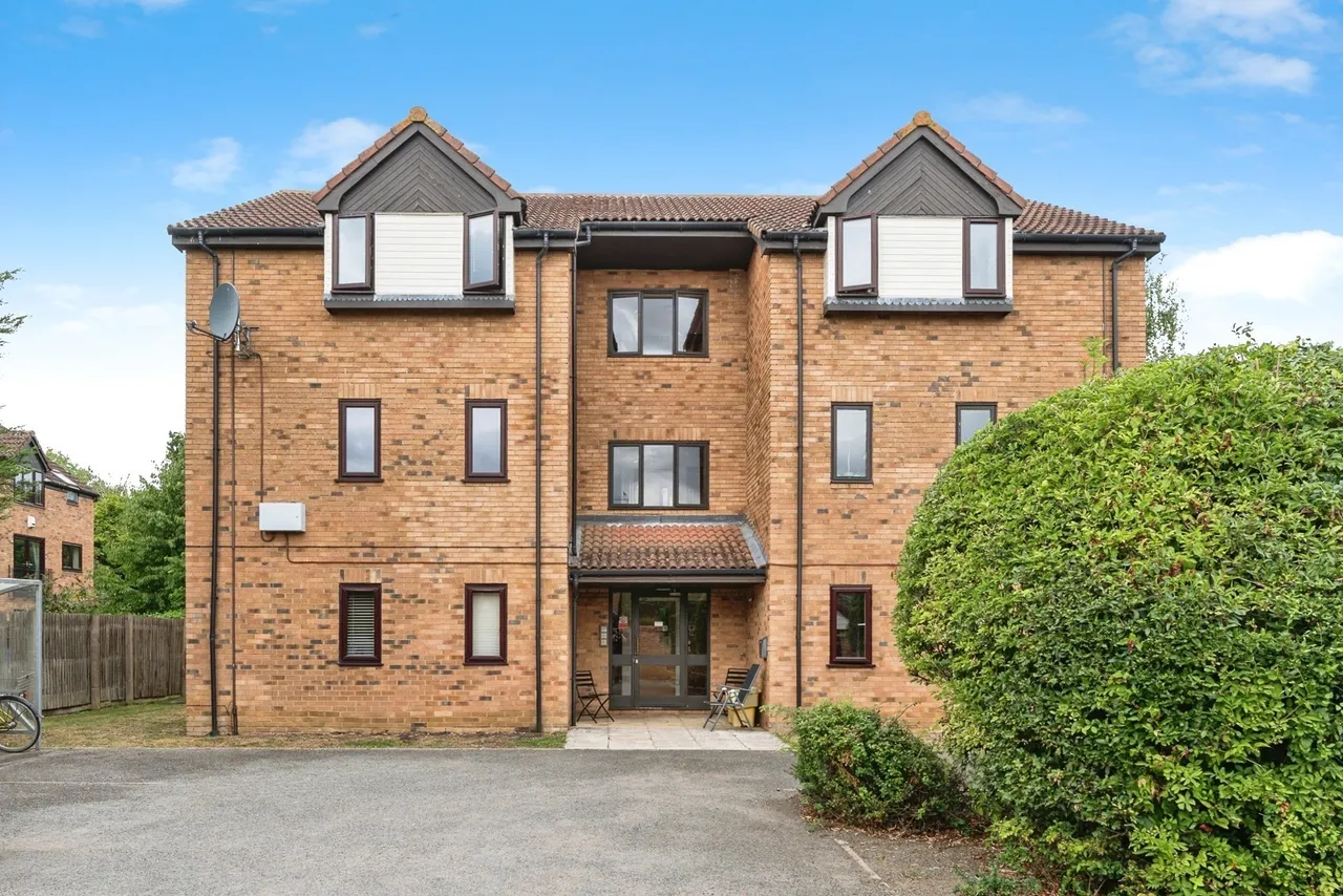 2 bed flat for sale, The Sycamores, Milton, CB24