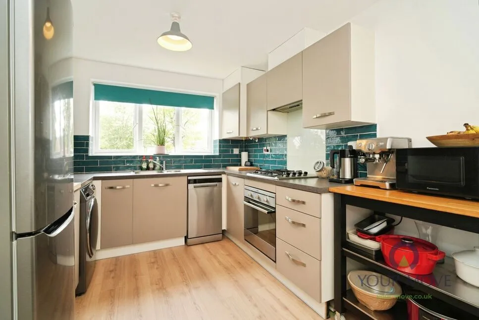 Greenhurst Crescent, Oldham, Greater Manchester, OL8, photo 3